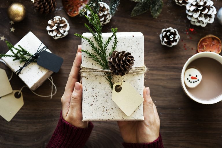 The Perfect Home Essentials Gift Guide for Everyone on Your List!