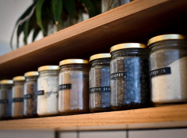 Kitchen pantry for cooking