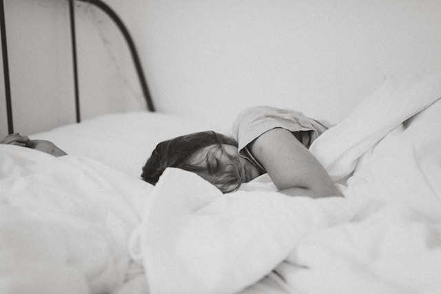 10 Tips For Falling Asleep Faster And Staying Asleep Longer